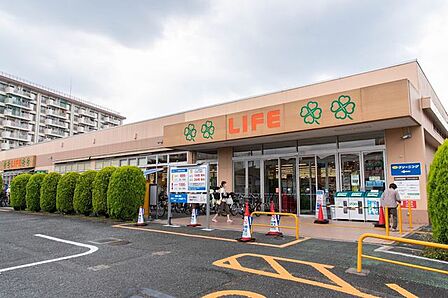 ライフ前野町店 徒歩7分。 500m