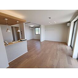 ジュエルコート（シャーメゾン） 203 2階3LDKのリビング/ダイニング