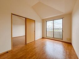 ヒラソールマルセイIII ？202 2階2DKの室内