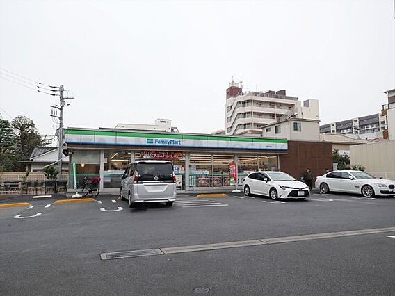 ファミリーマー...