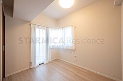 角部屋の為、窓があり採光のとれるお部屋です。