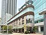 周辺：クイーンズ伊勢丹白金高輪店 490m