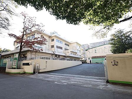 練馬区立光が丘春の風小学校 450m