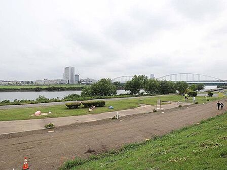 多摩川河川敷ブタ公園 110m