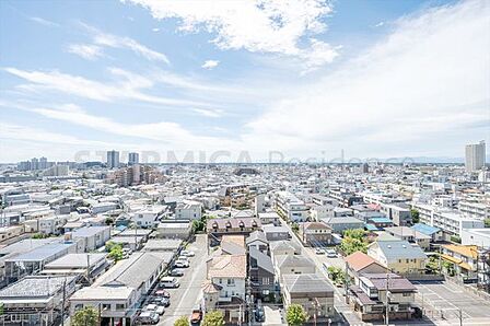 前面に遮るものがなく遠くまで見渡せる、開放感あふれるパノラマビュー