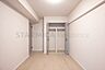 寝室：各部屋に収納があるのはうれしいポイント