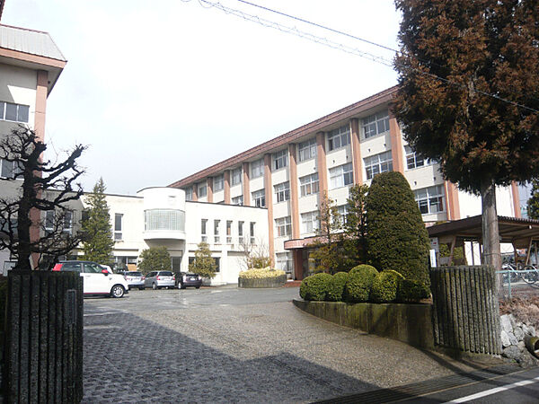 画像19:高校「長野県下伊那農業高校まで1495m」