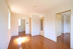 ウッド　ヴィラージュ　A棟 1階2LDKのリビング/ダイニング