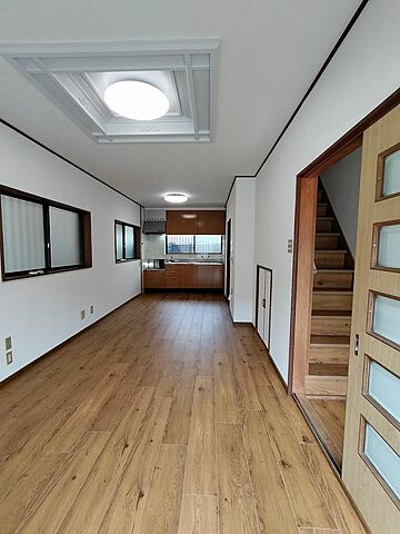 リビング/ダイニング 尼崎市上坂部2丁目19-16