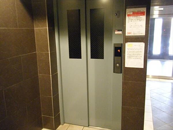 画像29:外観エレベーター
