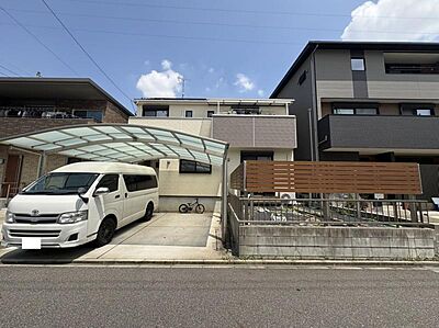 外観:平成29年築の築浅戸建!太陽光発電システムと蓄電池を搭載した環境に優しい住宅です。 外観:平成29年築の築浅戸建!太陽光発電システムと蓄電池を搭載した環境に優しい住宅です。