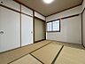 室内：リビング横には6帖の和室付き！お子様の遊び場としても使用できます