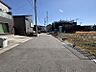 外観：整備された綺麗な前面道路です！