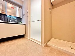 清潔感と心地よさを重視した、上質感漂うパウダールーム。