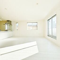 葛飾区西水元1丁目 4LDKのリビング/ダイニング