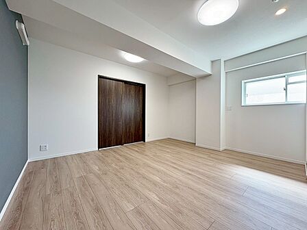 飾り過ぎないシンプルな内装と偏り過ぎないデザインで統一しました。