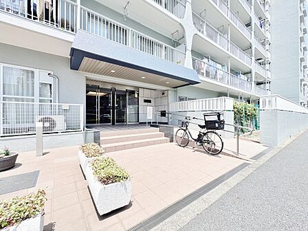 外と内をつなぐエントランスは、まさに顔となる場所。