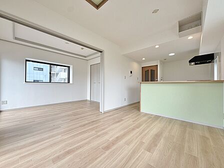 飾り過ぎないシンプルな内装と偏り過ぎないデザインで統一しました。
