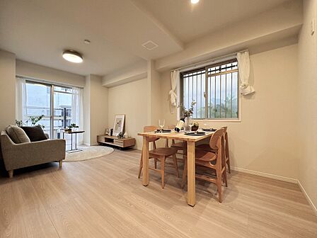 豊かな居住性と、安心感を満たすクオリティが見事に調和した住空間。