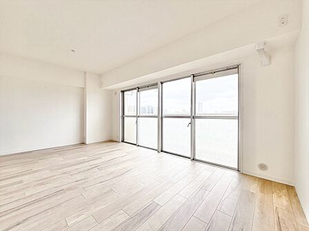 飾り過ぎないシンプルな内装と偏り過ぎないデザインで統一しました。