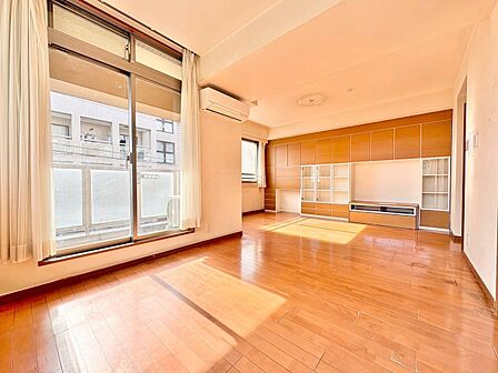 豊かな居住性と、安心感を満たすクオリティが見事に調和した住空間。