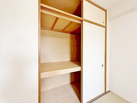 居室にはクローゼットがあり、荷物もスッキリ収納して快適にお過ごしいただけます。