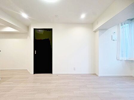 飾り過ぎないシンプルな内装と偏り過ぎないデザインで統一しました。