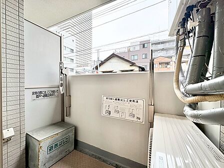 暮らしの中で、光と風を演出してくれるバルコニー。