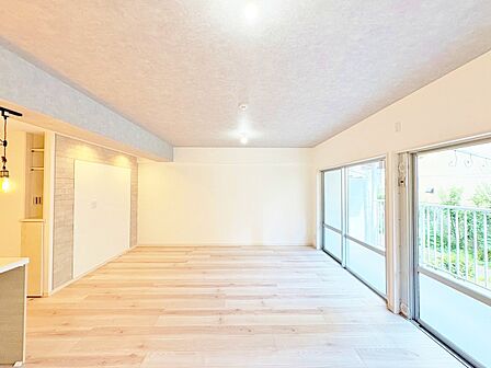 飾り過ぎないシンプルな内装と偏り過ぎないデザインで統一しました。