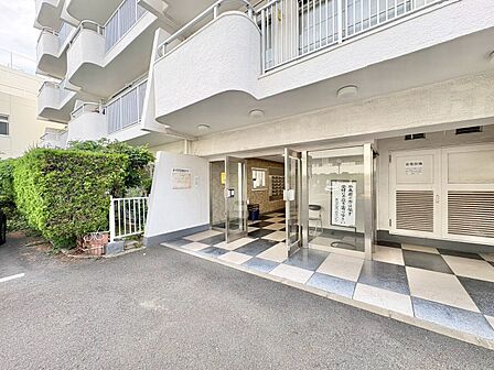 外と内をつなぐエントランスは、まさに顔となる場所。