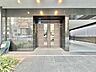 エントランス：外と内をつなぐエントランスは、まさに顔となる場所。