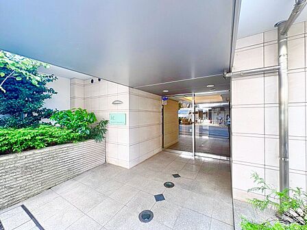 外と内をつなぐエントランスは、まさに顔となる場所。