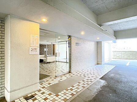 外と内をつなぐエントランスは、まさに顔となる場所。