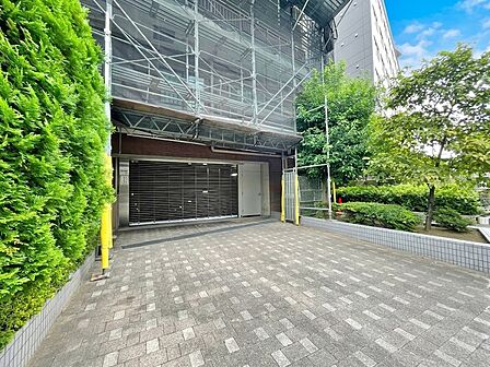 本物件の駐車スペースです。車種制限のある場合もございますので、お気軽にお問い合わせくださいませ。