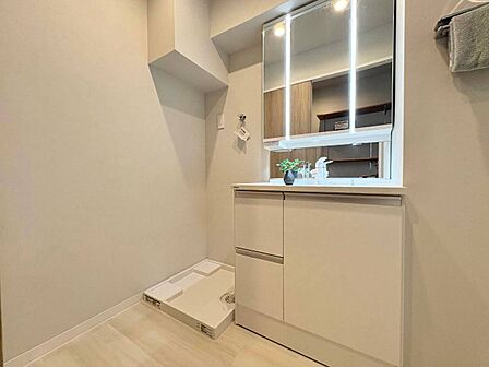 何かと物が増える場所だからこそ、スッキリと見映えの良い空間に。