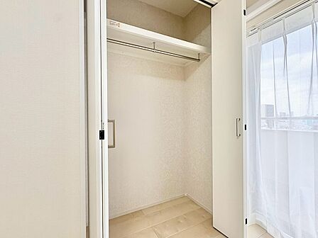 居室にはクローゼットがあり、荷物もスッキリ収納して快適にお過ごしいただけます。