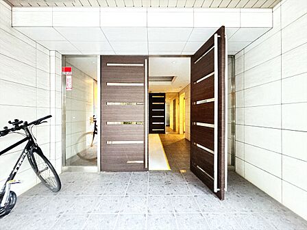 外と内をつなぐエントランスは、まさに顔となる場所。