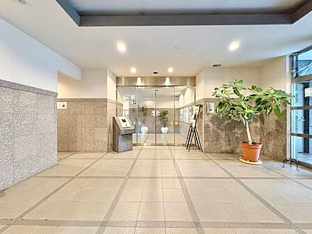 エントランスは、毎日の行き帰りで使う大事な空間です。
