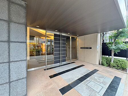 外と内をつなぐエントランスは、まさに顔となる場所。