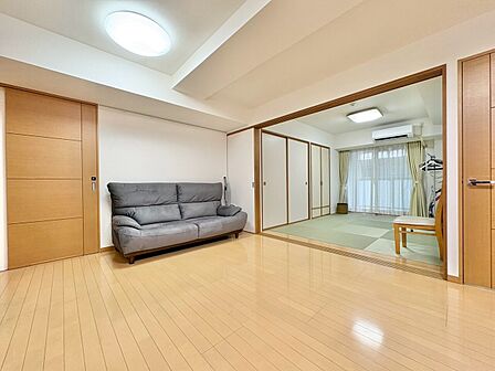 居心地の良い空気感は、暮らしのステージを彩り、心からのやすらぎと満足感を与えてくれます。