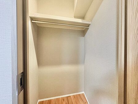 居室にはクローゼットがあり、荷物もスッキリ収納して快適にお過ごしいただけます。