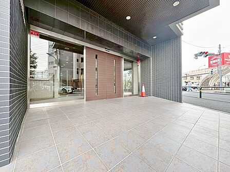 外と内をつなぐエントランスは、まさに顔となる場所。