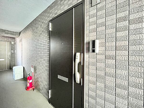 玄関を拡大表示