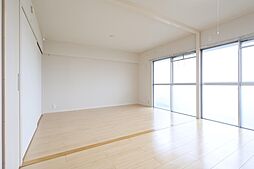 UR多摩ニュータウン諏訪 8階2LDKのリビング/ダイニング