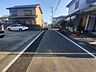 外観：前面道路含む現地写真