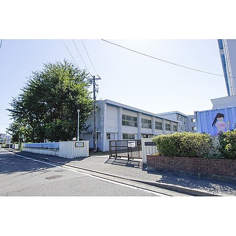 中学校「市立善行中学校まで400ｍ」