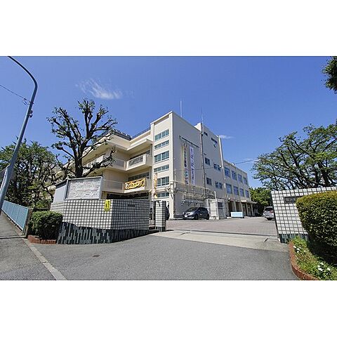 中学校「市立六ツ川中学校まで330ｍ」