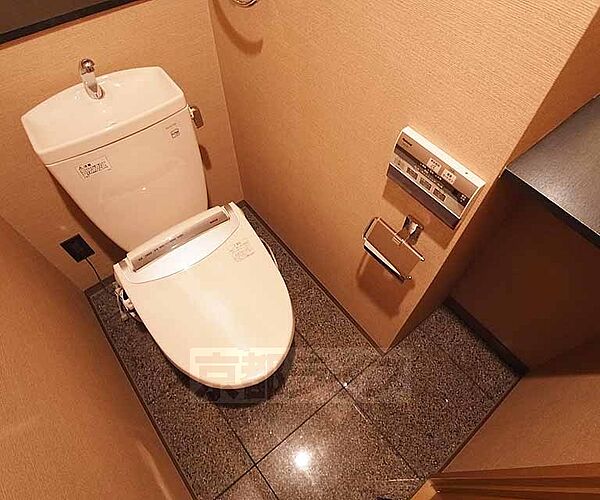 画像8:広くゆっくりできるトイレ室。