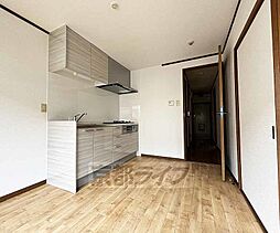 エステート原田 106 1階2DKのリビング/ダイニング