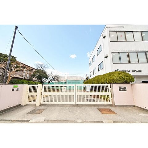小学校「大和小学校まで300ｍ」